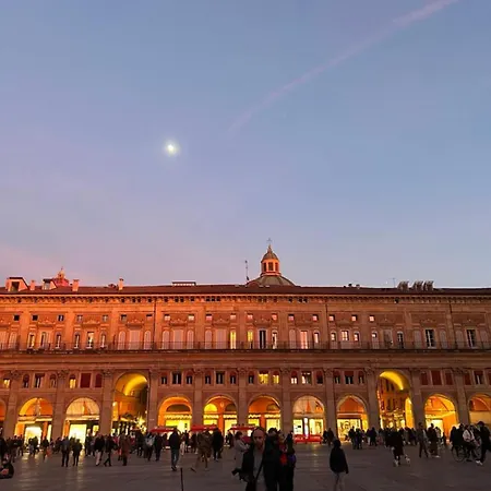 Urbanicooh Guidozagni - Piazza Maggiore View Bologne Extérieur photo